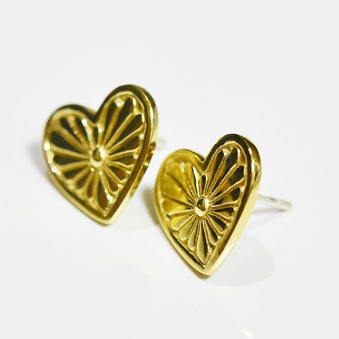 【国内即発】≪chibi jewels≫ハートコンチョ ゴールドピアス ≪chibi jewels≫ ネイティブ ハート コンチョ ゴールド